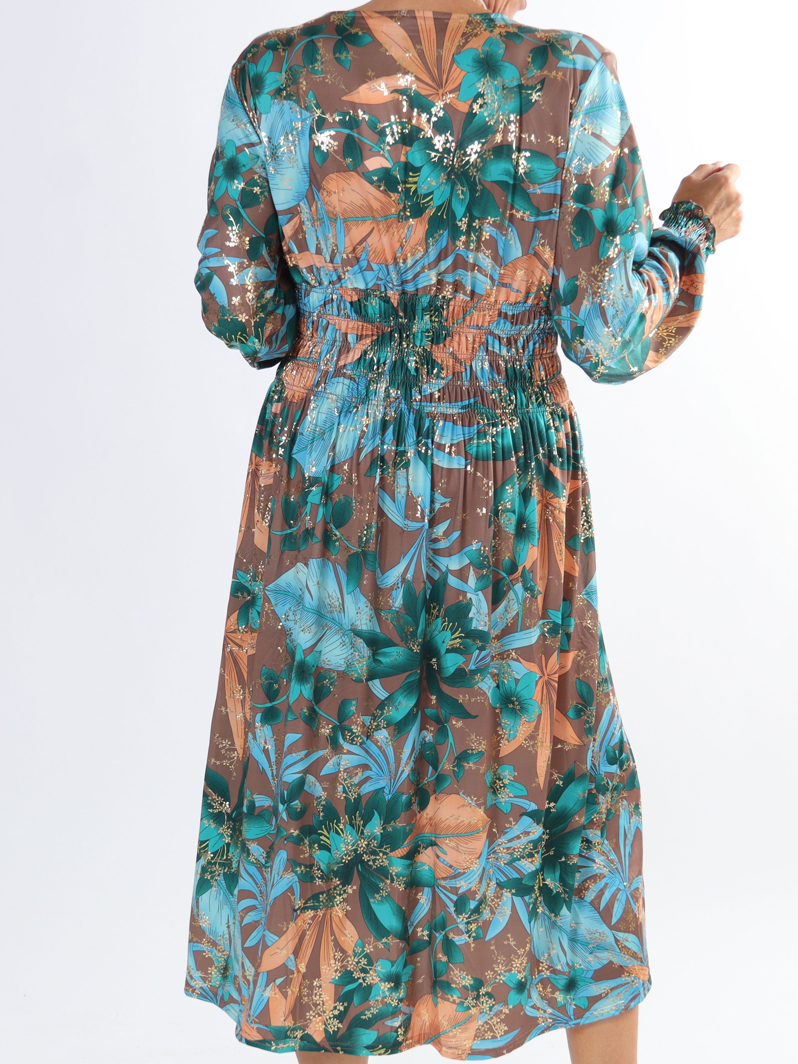Pams Midi L/S - Plus size klänning i skrynkelfritt tyg med långa ärmar